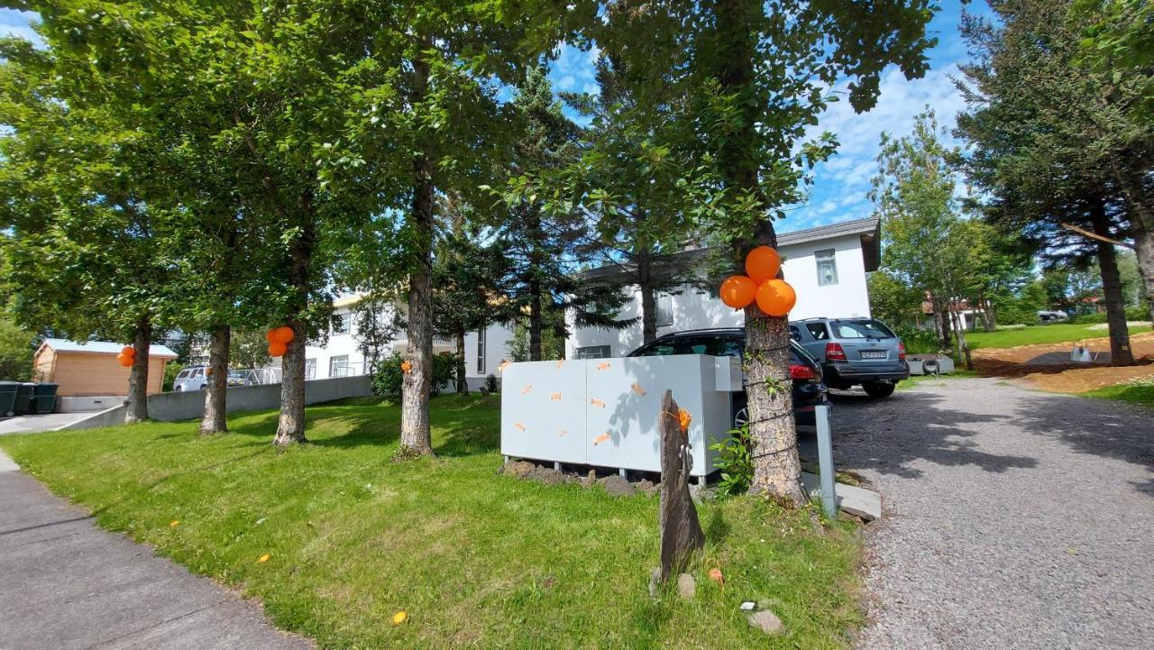 B&B Rooms Husavik 1 ภายนอก รูปภาพ