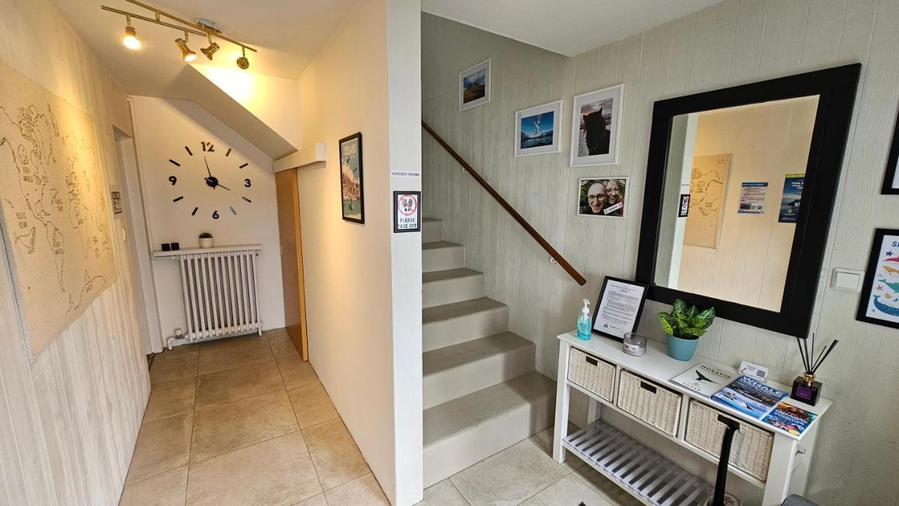 B&B Rooms Husavik 1 ภายนอก รูปภาพ