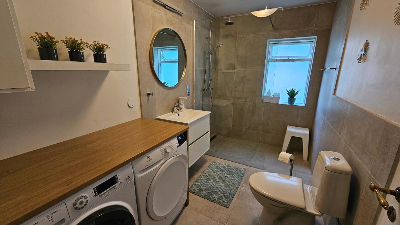 B&B Rooms Husavik 1 ภายนอก รูปภาพ